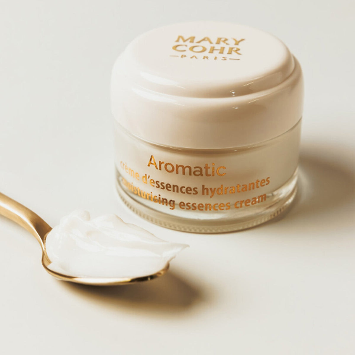 Aromathérapie, où comment les huiles essentielles font du bien à votre peau